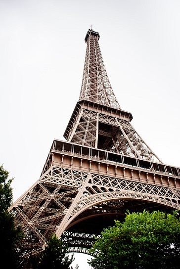 body_eiffeltower