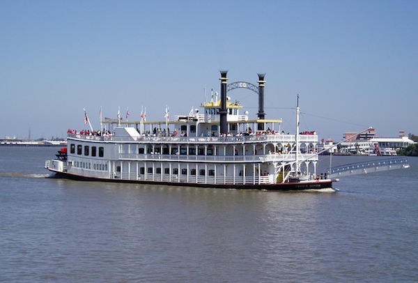 riverboat-1542020_640